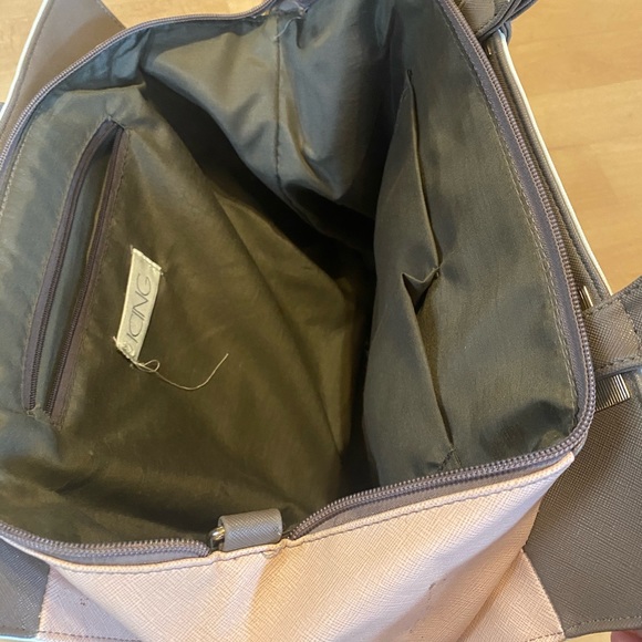 Handheld purse - Picture 2 of 3